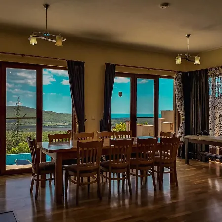 Dream House 빌라 로가체보